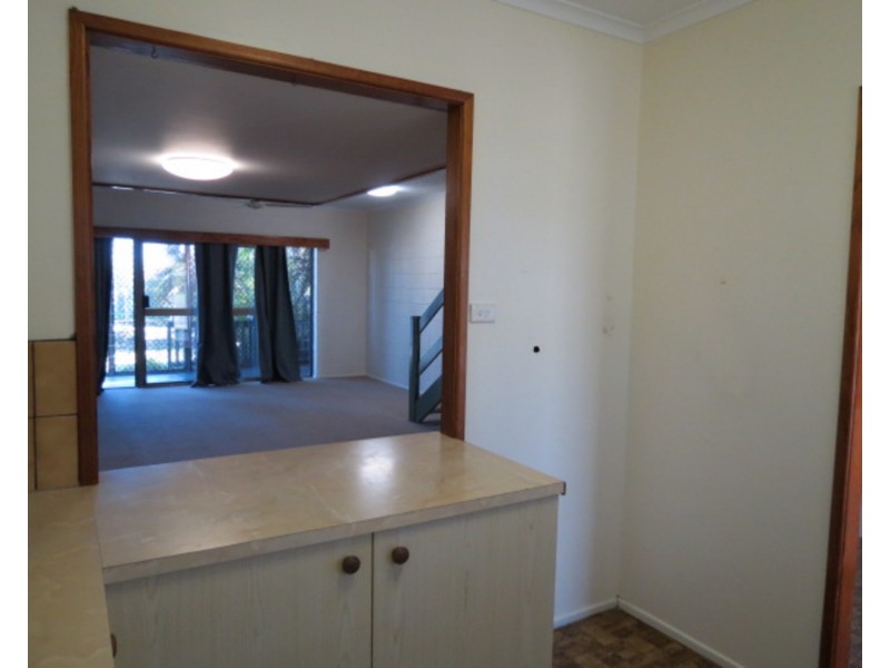 5/60 Herbert Street, Bowen QLD 4805