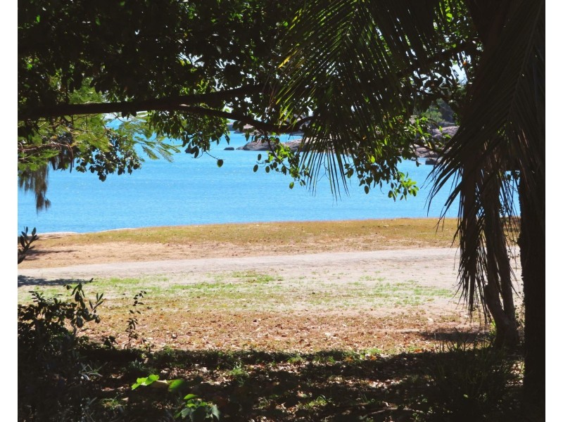 2 Horseshoe Bay Road, Bowen QLD 4805