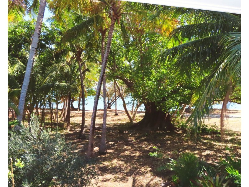 2 Horseshoe Bay Road, Bowen QLD 4805