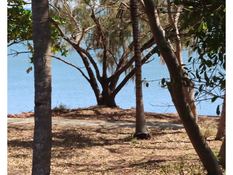 2 Horseshoe Bay Road, Bowen QLD 4805