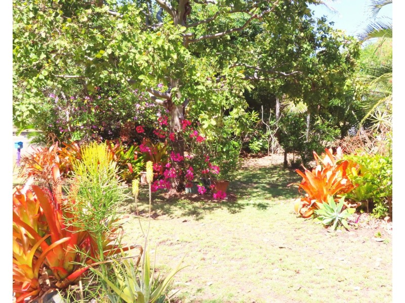 2 Horseshoe Bay Road, Bowen QLD 4805
