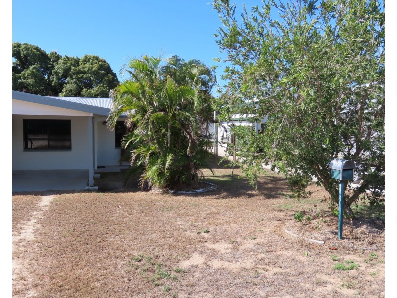 2/10 Field Street, Bowen QLD 4805