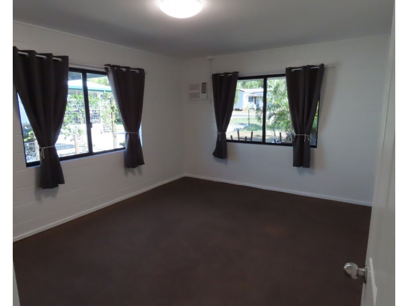 2/10 Field Street, Bowen QLD 4805