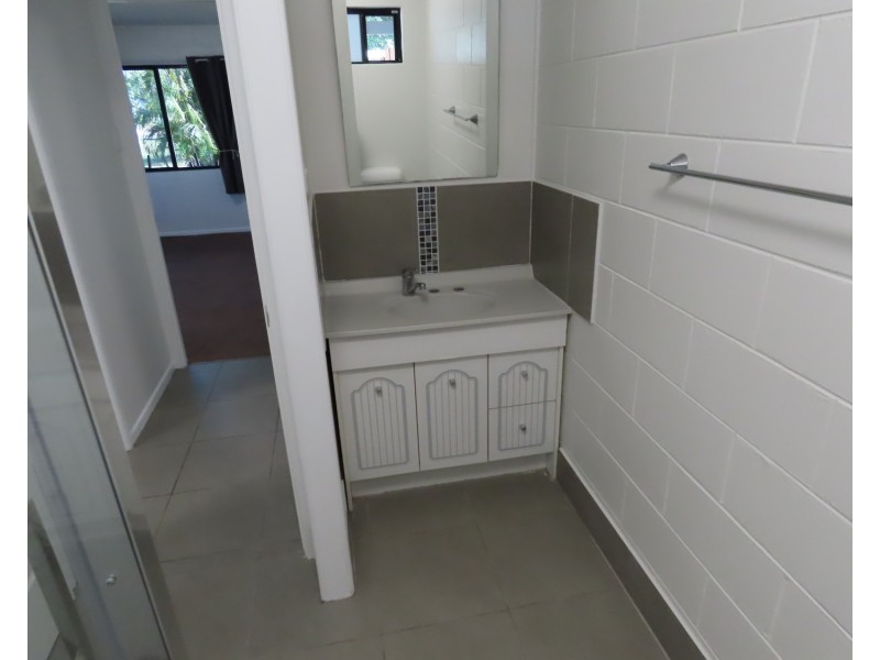 2/10 Field Street, Bowen QLD 4805