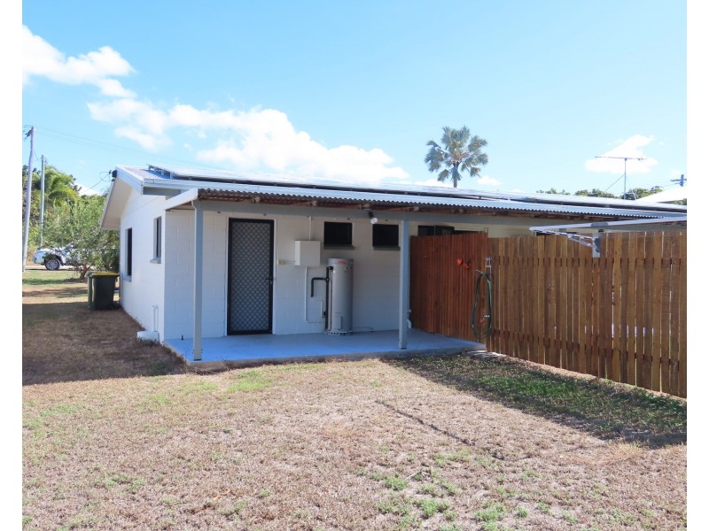 2/10 Field Street, Bowen QLD 4805