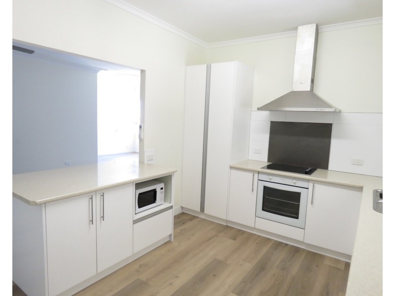 42 Livingstone Street, Bowen QLD 4805