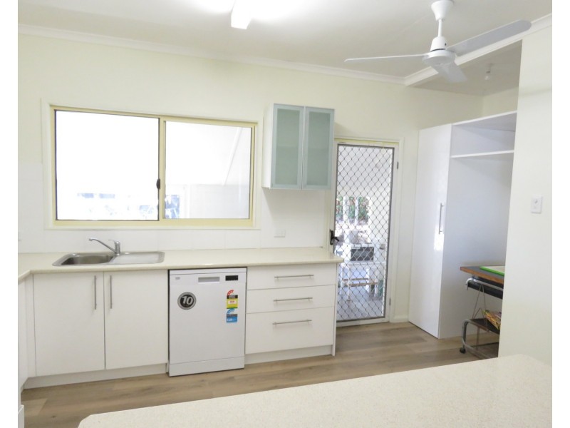42 Livingstone Street, Bowen QLD 4805