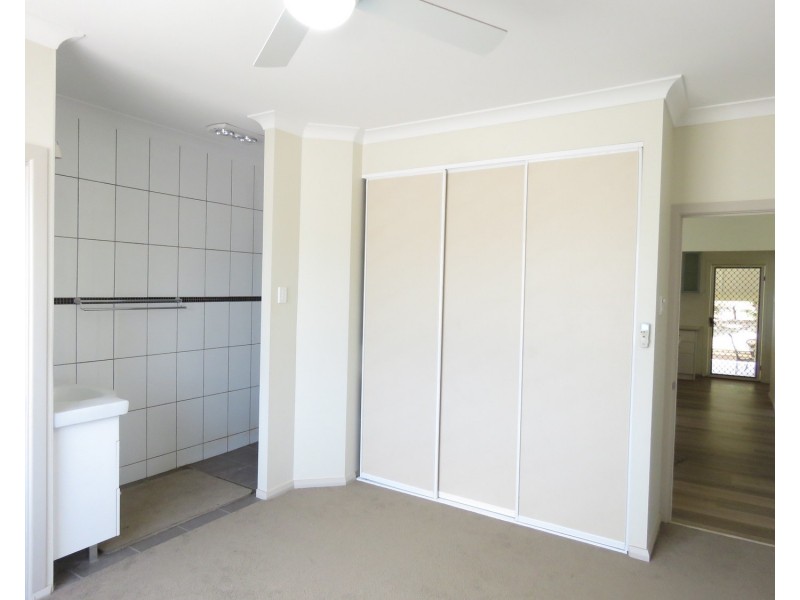 42 Livingstone Street, Bowen QLD 4805