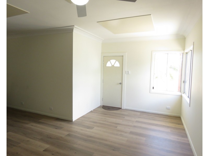 42 Livingstone Street, Bowen QLD 4805