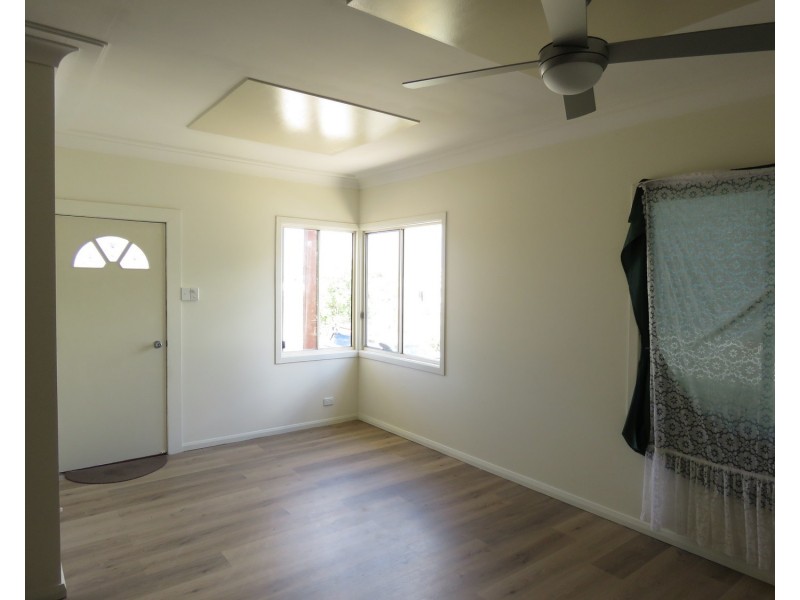 42 Livingstone Street, Bowen QLD 4805