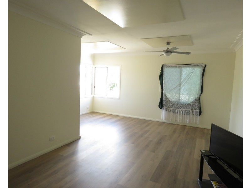 42 Livingstone Street, Bowen QLD 4805