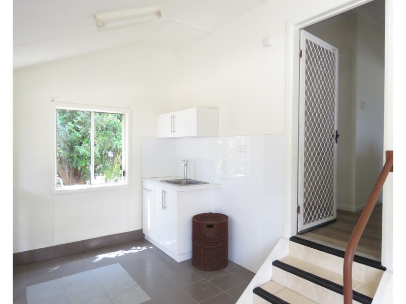 42 Livingstone Street, Bowen QLD 4805
