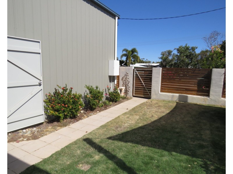 42 Whyte Avenue, Brisk Bay QLD 4805