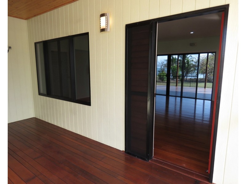 42 Whyte Avenue, Brisk Bay QLD 4805