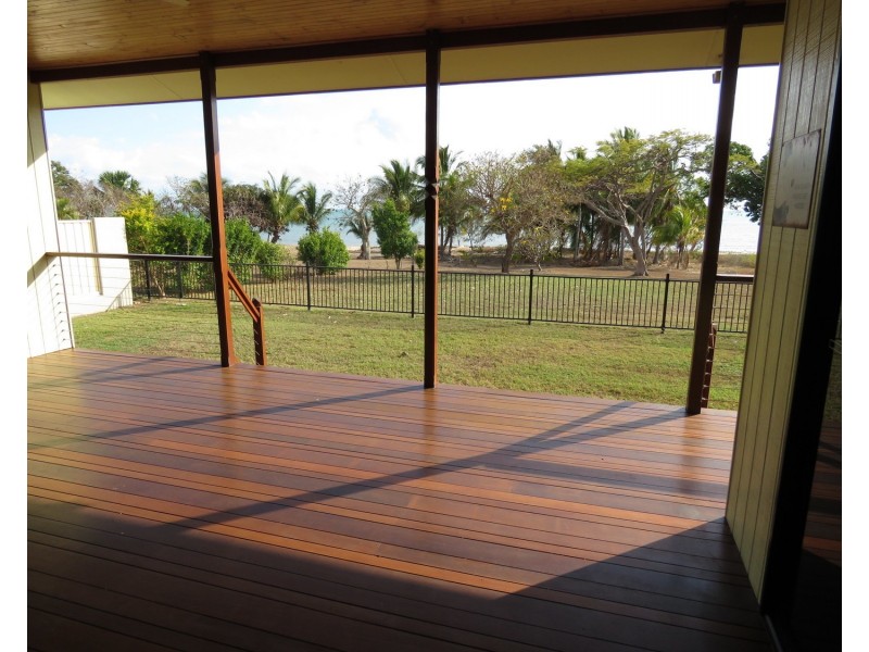 42 Whyte Avenue, Brisk Bay QLD 4805
