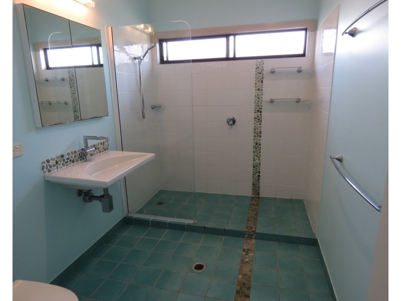 42 Whyte Avenue, Brisk Bay QLD 4805