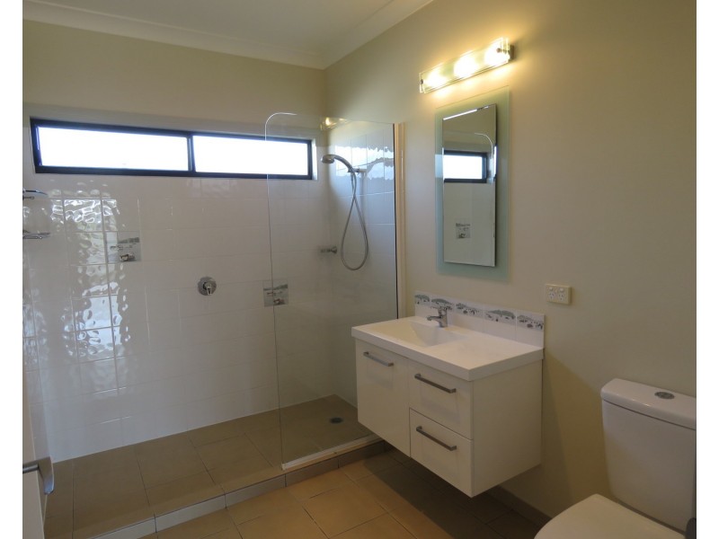 42 Whyte Avenue, Brisk Bay QLD 4805