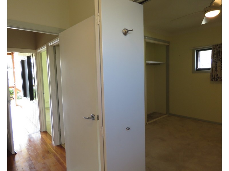 42 Whyte Avenue, Brisk Bay QLD 4805
