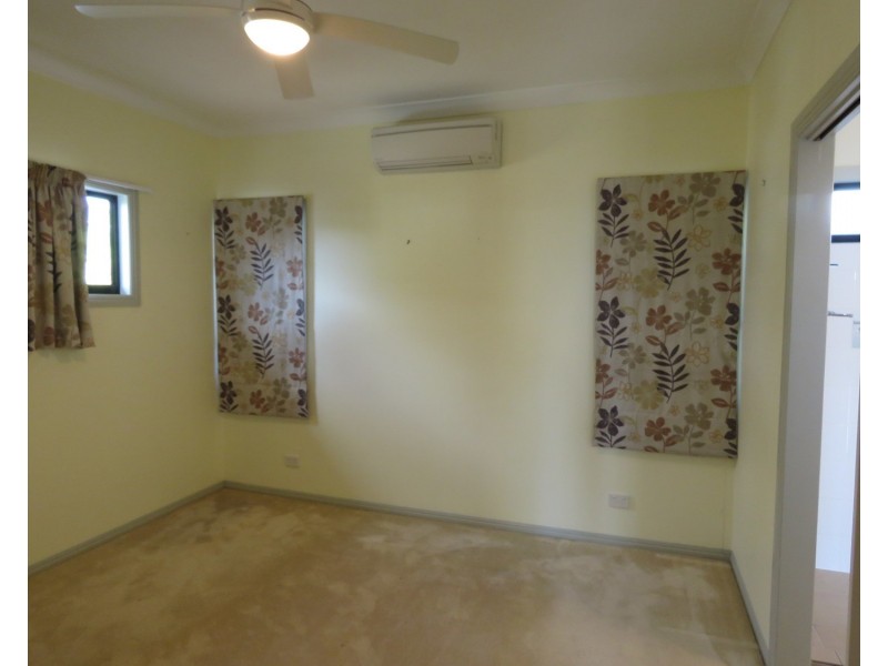 42 Whyte Avenue, Brisk Bay QLD 4805