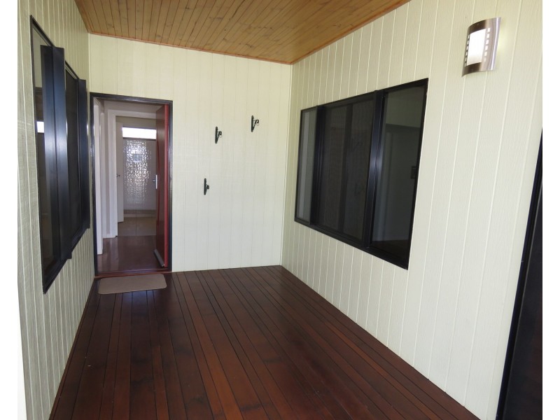 42 Whyte Avenue, Brisk Bay QLD 4805