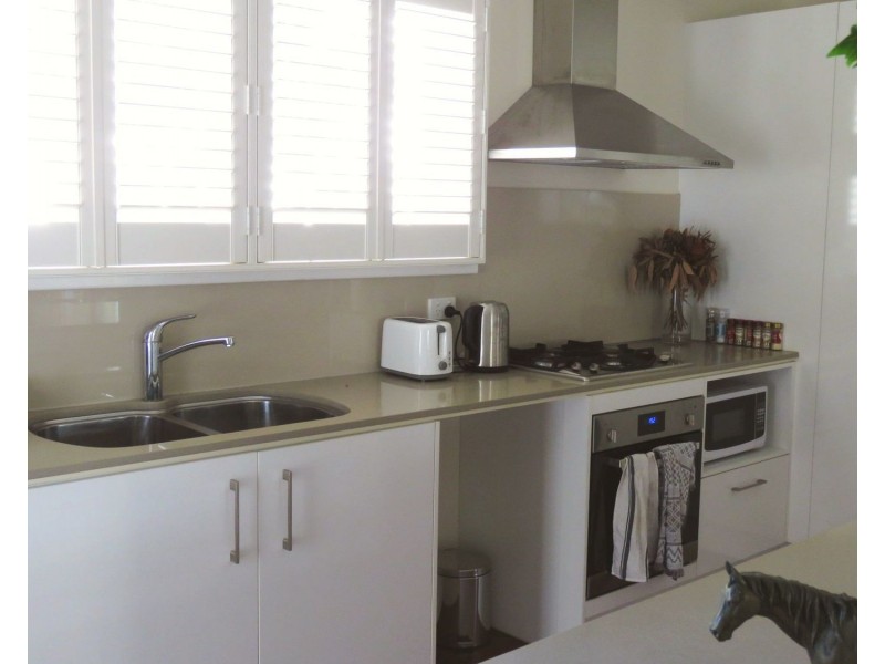 16 Hayes Street, North Ward QLD 4810