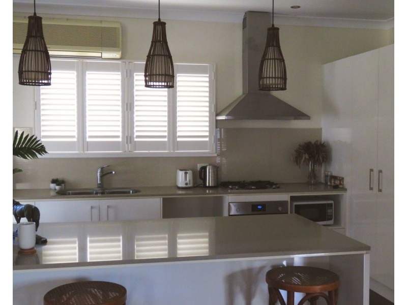 16 Hayes Street, North Ward QLD 4810