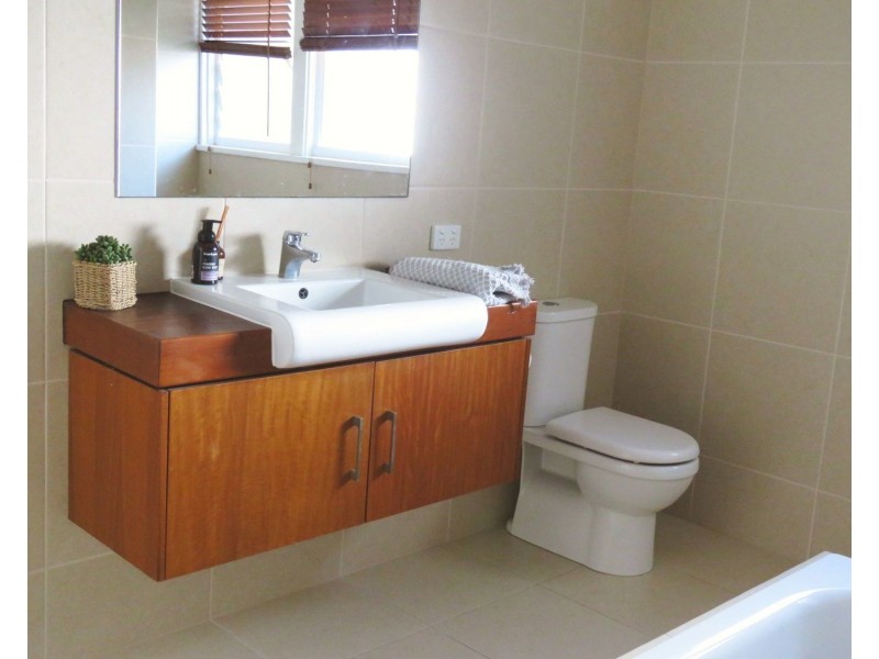 16 Hayes Street, North Ward QLD 4810