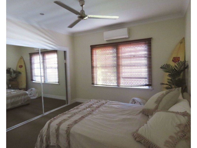 16 Hayes Street, North Ward QLD 4810