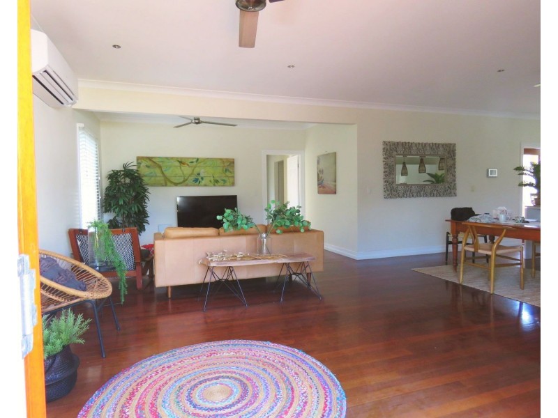 16 Hayes Street, North Ward QLD 4810