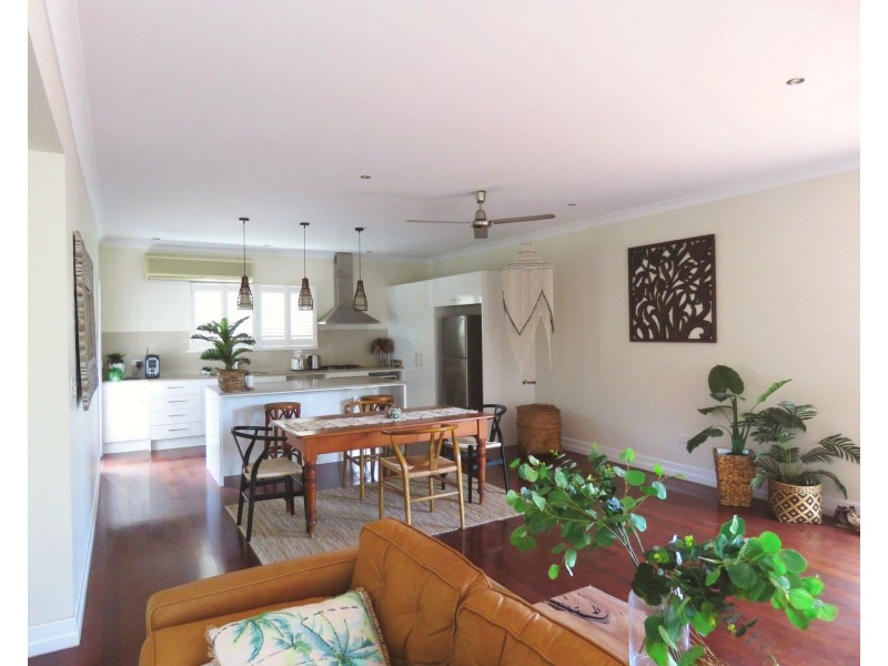 16 Hayes Street, North Ward QLD 4810