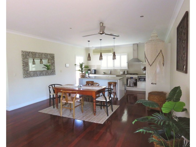 16 Hayes Street, North Ward QLD 4810