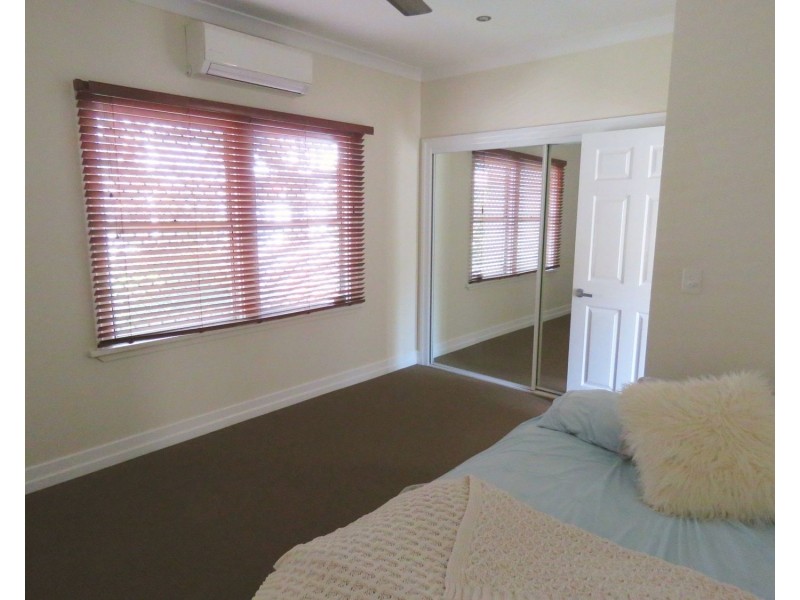 16 Hayes Street, North Ward QLD 4810