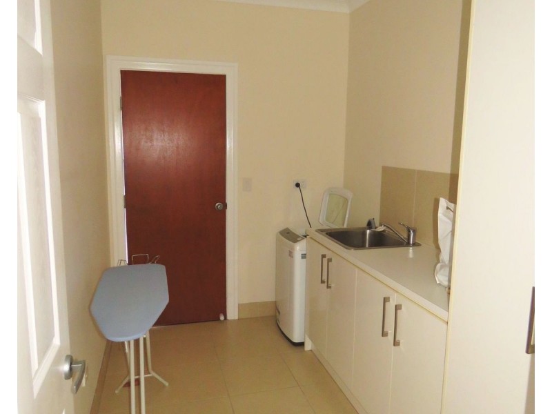 16 Hayes Street, North Ward QLD 4810