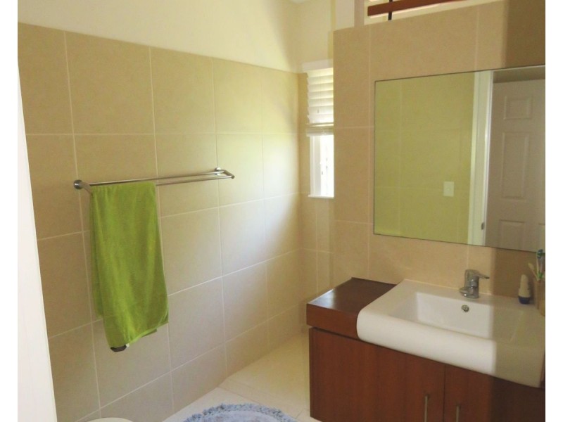 16 Hayes Street, North Ward QLD 4810