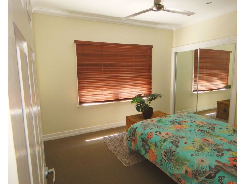 16 Hayes Street, North Ward QLD 4810