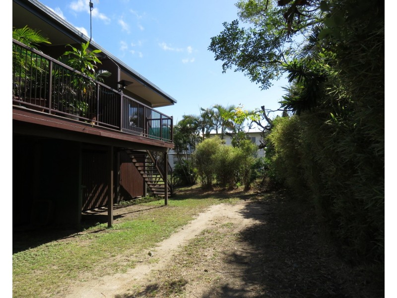 4/12 Verna Street, Bowen QLD 4805