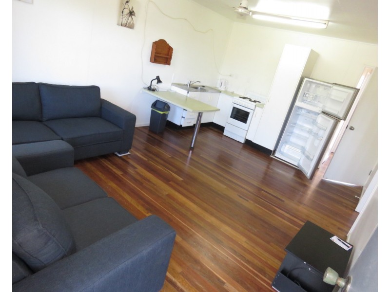 4/12 Verna Street, Bowen QLD 4805