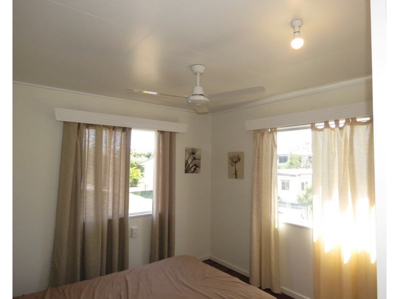 4/12 Verna Street, Bowen QLD 4805