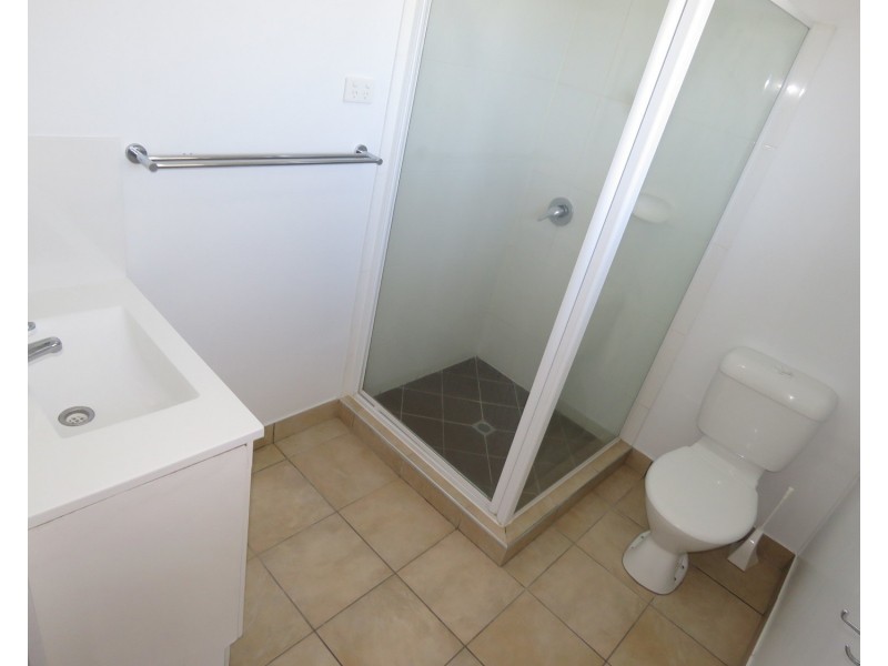 4/12 Verna Street, Bowen QLD 4805