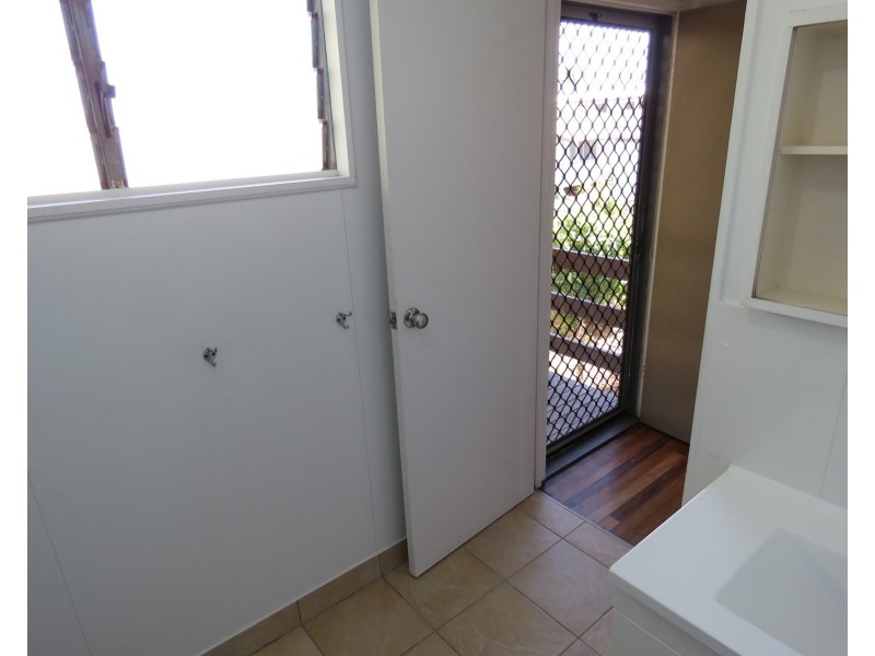 4/12 Verna Street, Bowen QLD 4805