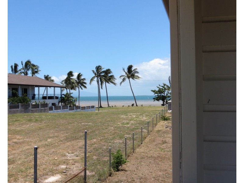 25 Thomas Street, Bowen QLD 4805