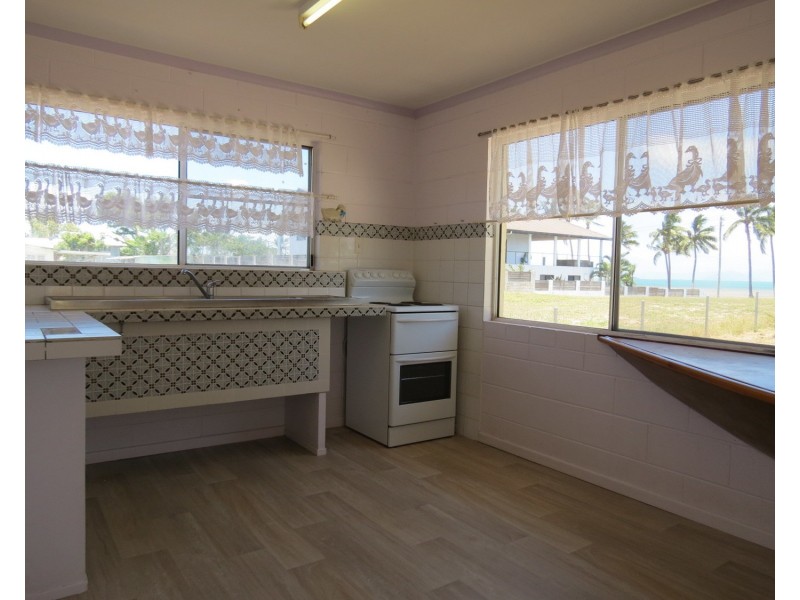 25 Thomas Street, Bowen QLD 4805