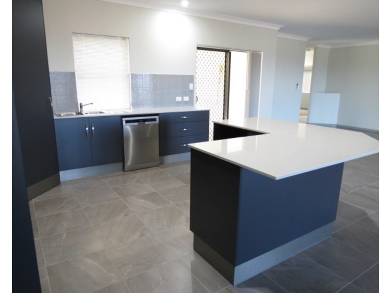 110 – 112 Ocean View Drive, Bowen QLD 4805