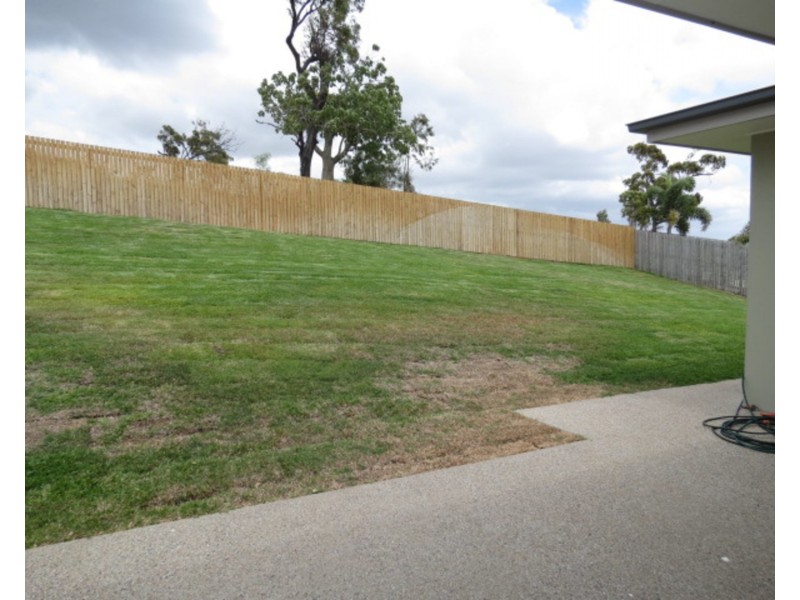 110 – 112 Ocean View Drive, Bowen QLD 4805