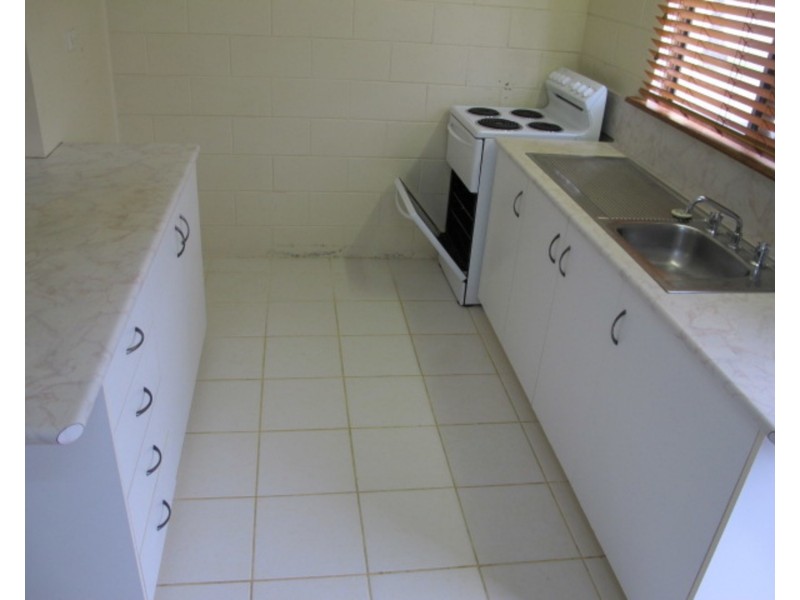 2/2a Powell Street, Bowen QLD 4805