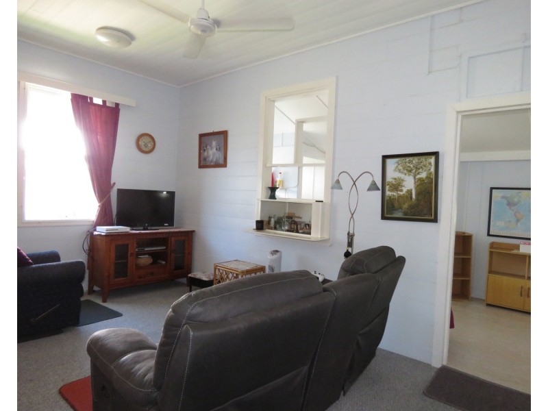 22 Poole Street, Bowen QLD 4805