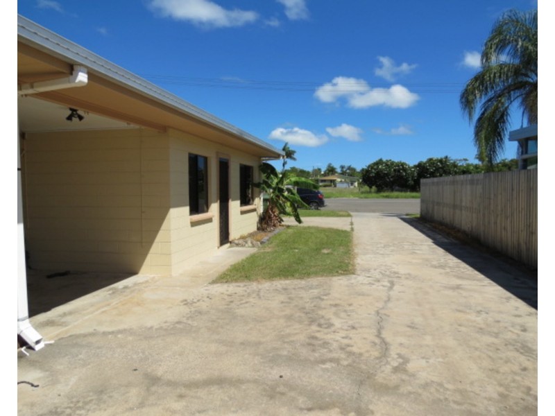 2/89 Powell Street, Bowen QLD 4805