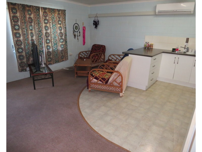 1-4/16 Powell Street, Bowen QLD 4805