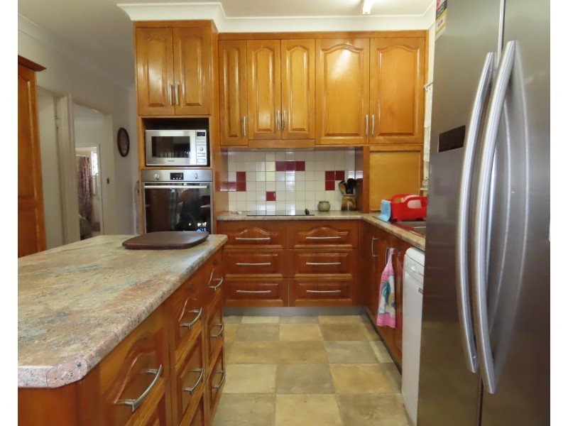 119 Hillview Road, Bowen QLD 4805