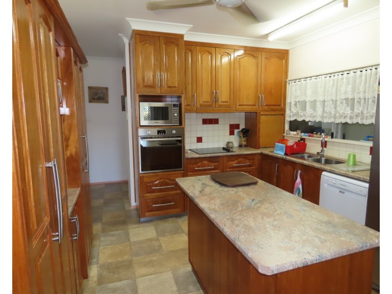 119 Hillview Road, Bowen QLD 4805